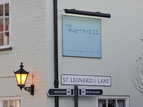 The Partridge Inn Wine Bar & Restaurant 瓦林福德 外观 照片